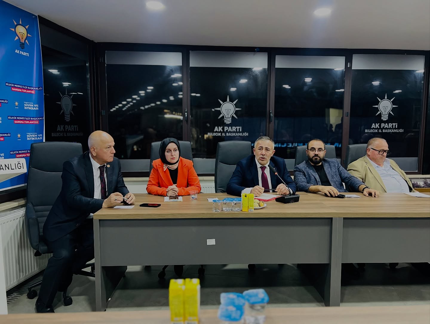 ak-partide-merkez-ilce-danisma-toplantisi1.jpg