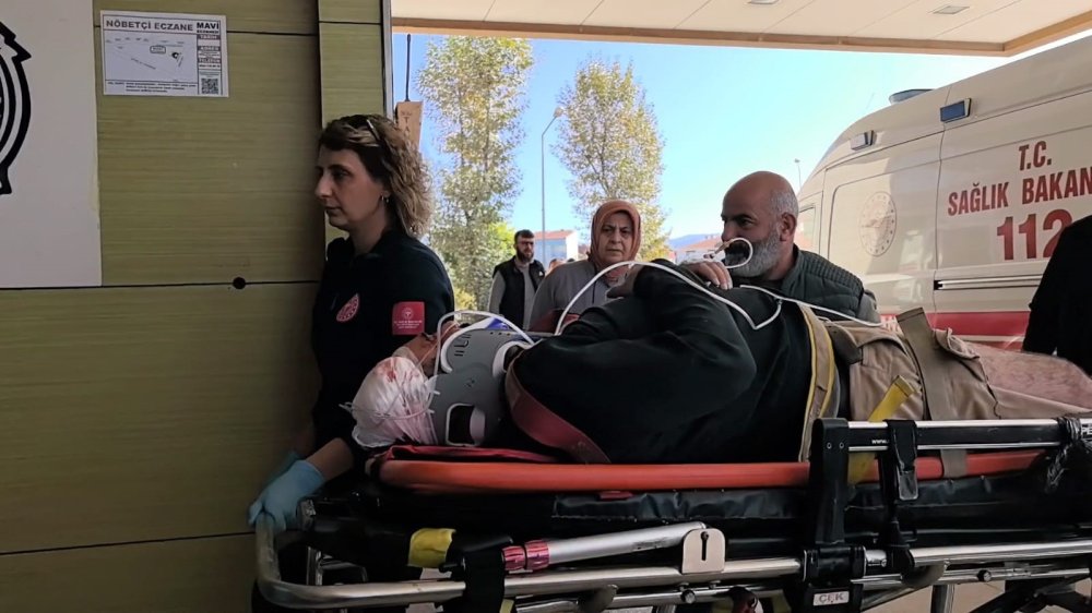 İskelenin Altında Kalan İşçi Ağır Yaralandı