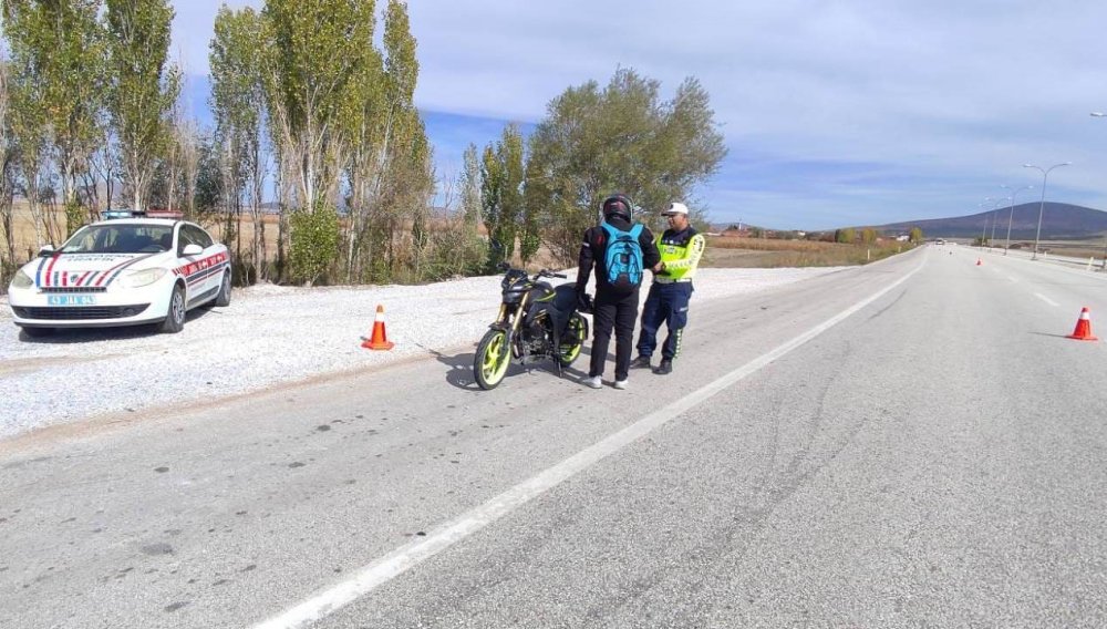 Jandarmadan Motosiklet Ve Motorlu Bisiklet Denetimi