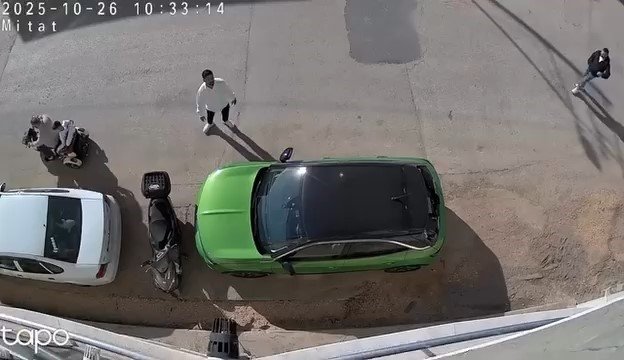 Park Halindeki Otomobile Çarpıp Hiçbir Şey Olmamış Gibi Kaçtı