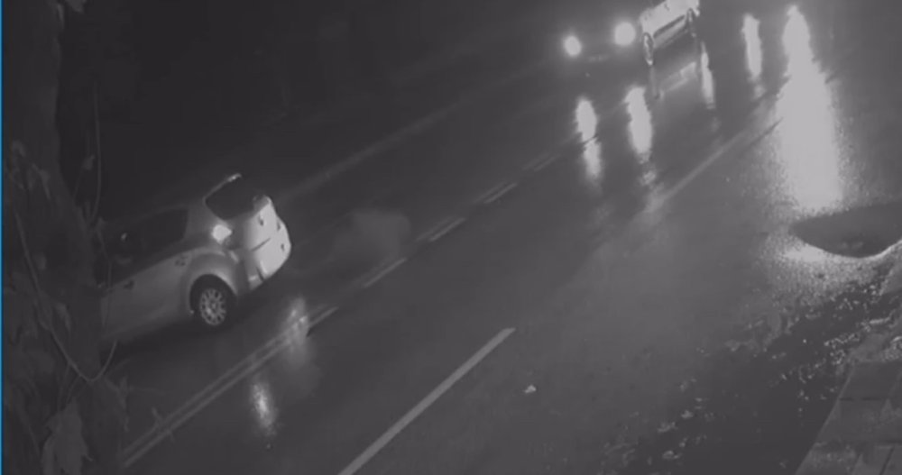 Ter Yöne Girdi: Otomobille Kafa Kafaya Çarpıştı!