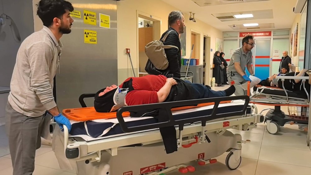 Çarpışmanın Etkisiyle Kanala Uçtu: 5 Yaralı