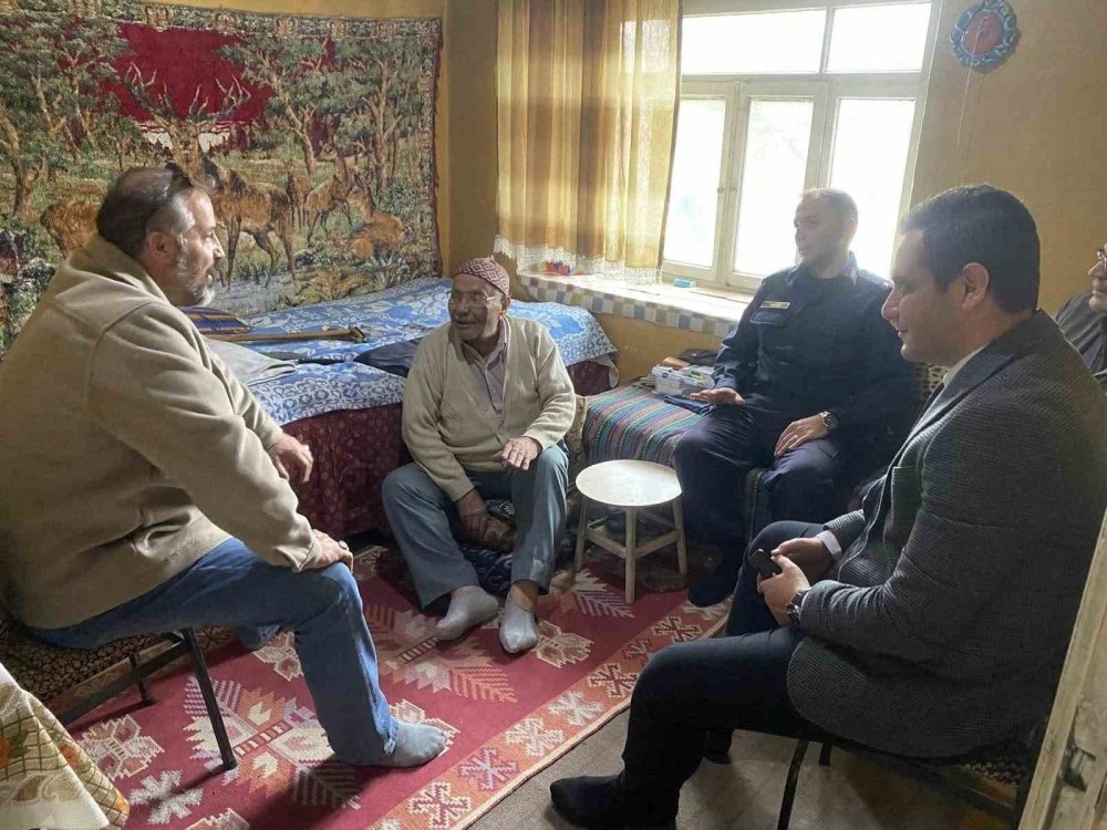 Cumhuriyetle Aynı Yaşı Paylaşan Vatandaşlara Osmaneli'nde Vefa Buluşması