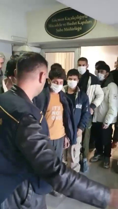 Doğu İllerinden Göçmen Kaçırdığı Tespit Edilen Şahıs Tutuklandı