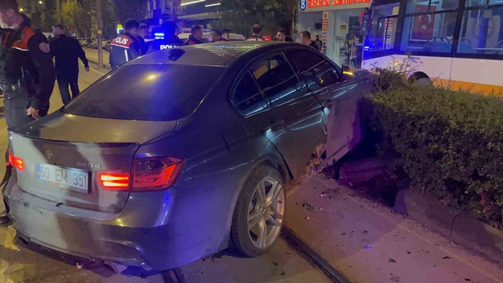 ’Dur’ İhtarına Uymayan Araçtan Uyuşturucu Çıktı