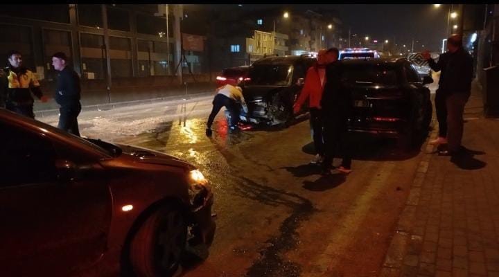 Direksiyon Hakimiyetini Kaybetti Kazaya Neden Oldu