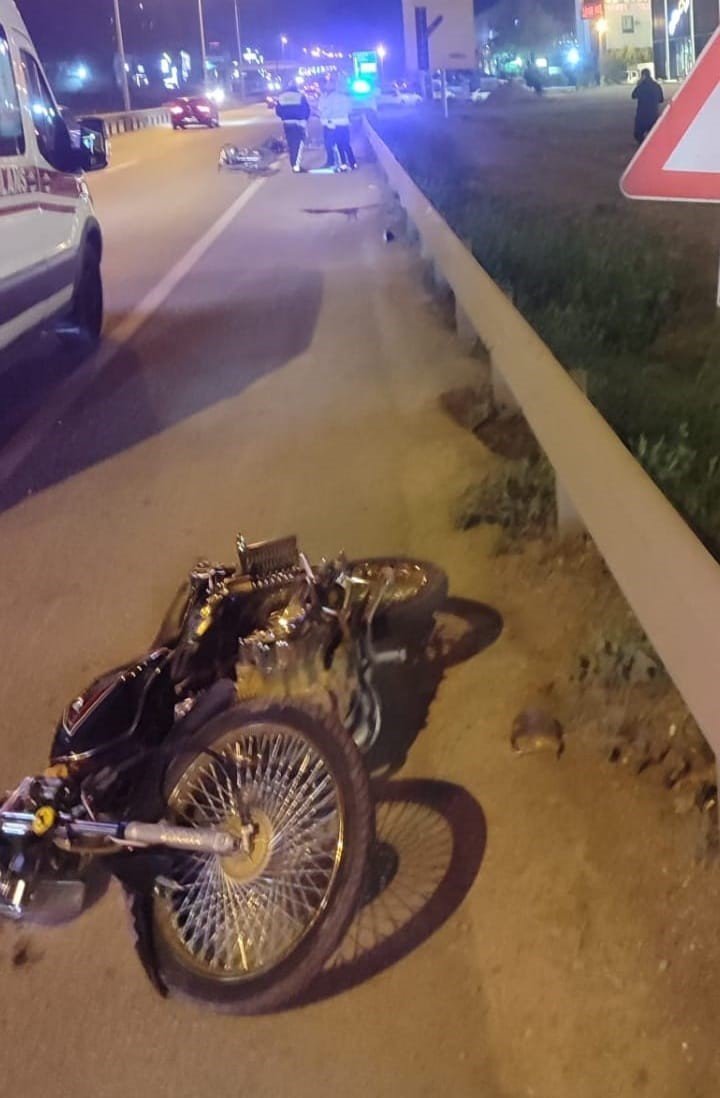 Motosikletler Çarpıştı: 6 Kişi Yaralandı!