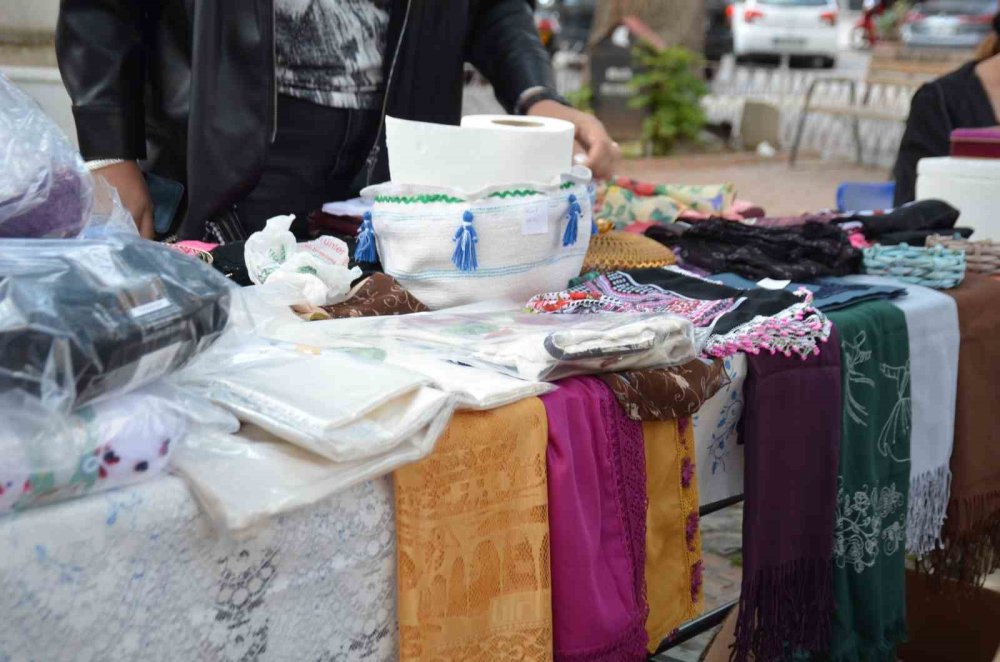 Üniversite öğrencilerine burs için üretiyorlar