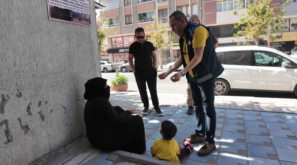 Valilik Dilencilere Göz Açtırmıyor