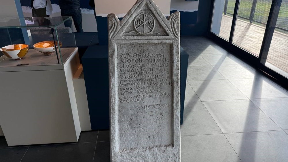 2 Bin Yıllık Beddua Görenleri Hayrete Düşürdü