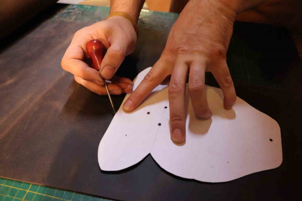 Kurumsal Hayatı Bırakıp Deri Atölyesi Açtı