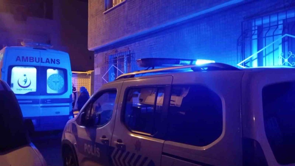 Tek Başına Yaşayan Şahıs Evini Yakarak İntihar Etmeye Kalkıştı