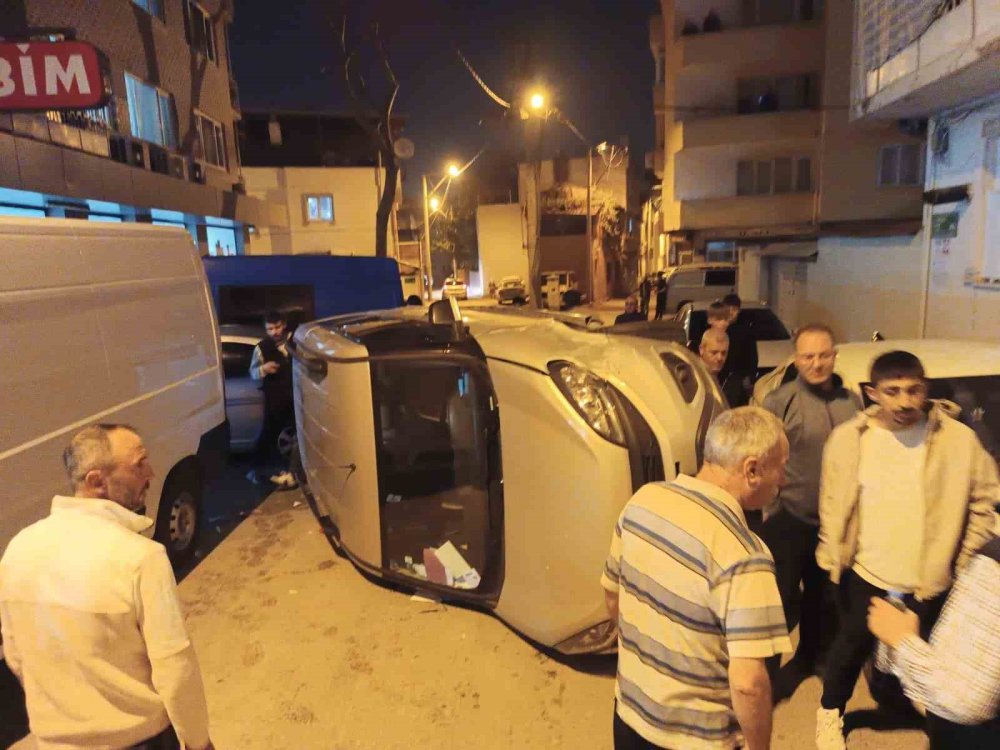 Kontrolden Çıkan Otomobil Yan Döndü 1 Kişi Yaralandı