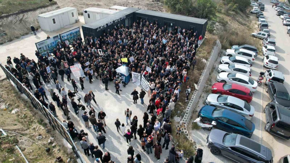 Mağdurlar Gökyüzüne Siyah Balon Bıraktı