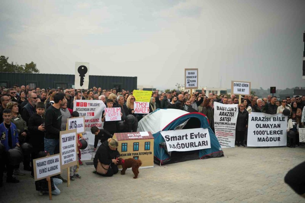 Mağdurlar Gökyüzüne Siyah Balon Bıraktı