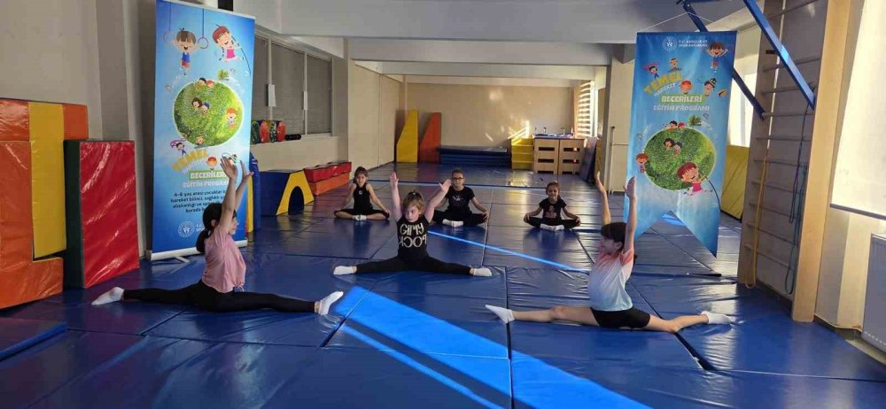 Minik Sporcular Eğlenerek Öğreniyor