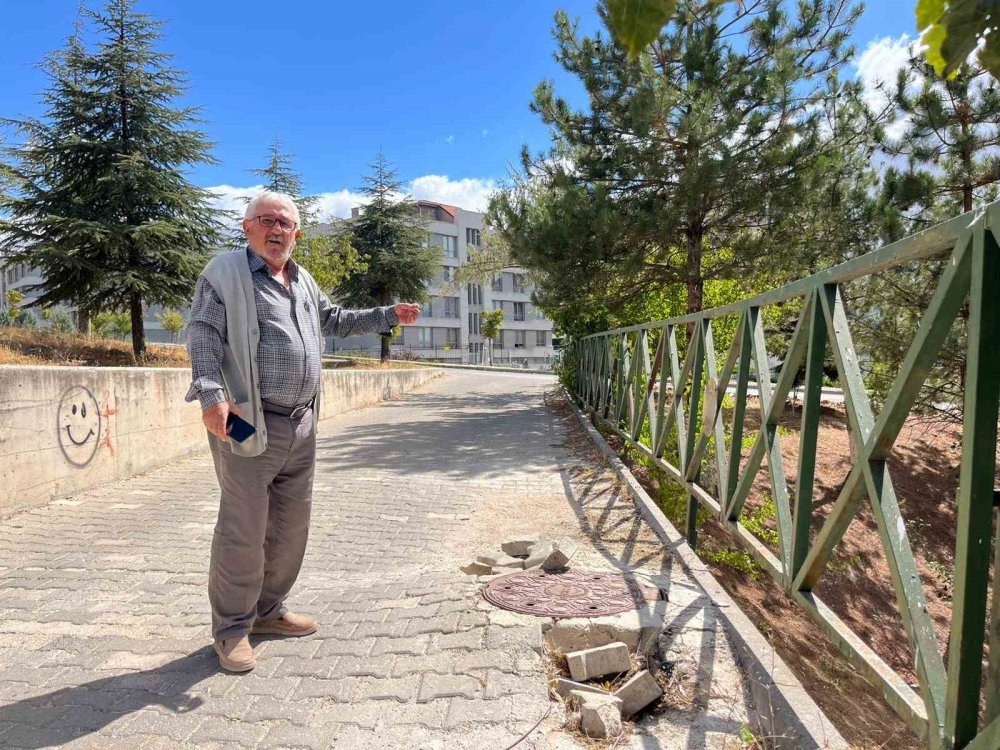 Bu Kaydırak Kazaya Davetiye Çıkarıyor