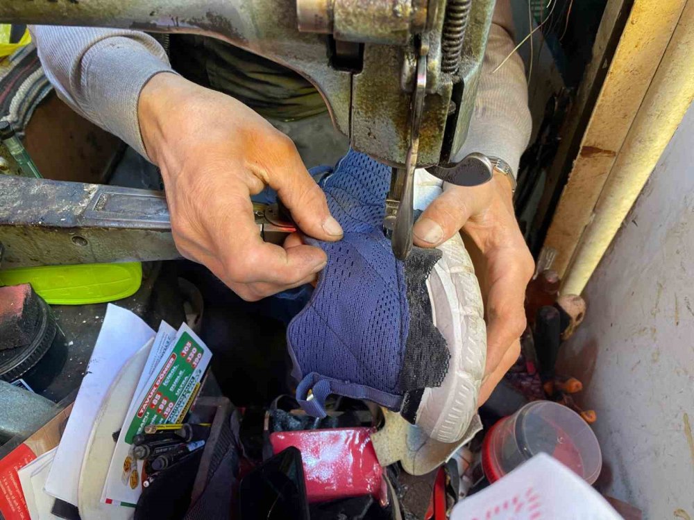 Havaların Soğuması İle Vatandaşların Kışlık Ayakkabı Telaşı Başladı