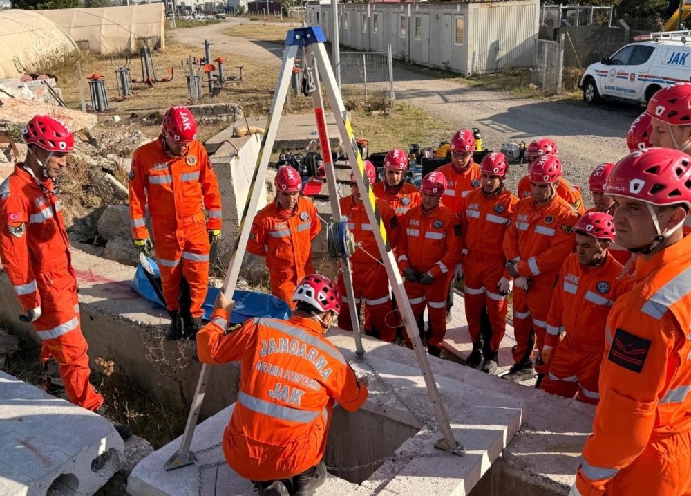 Jak Timleri Eğitimlerine Aralıksız Devam Ediyor