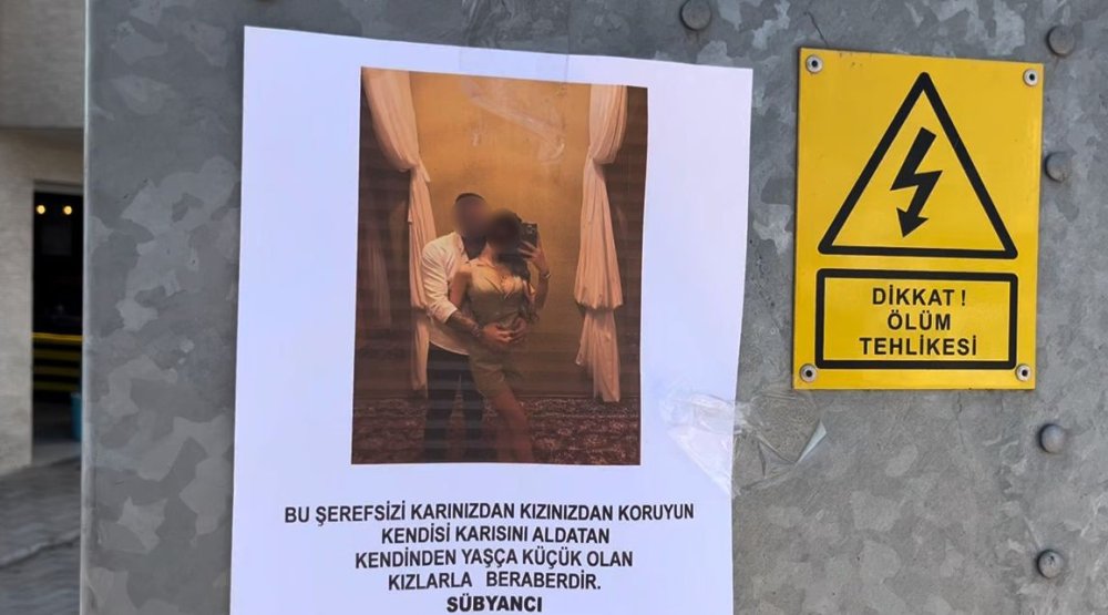 Fotoğrafı Gören Uzun Uzun Baktı: "Kızlarınızı Bu Adamdan Uzak Tutun" Yazılı Afişler Ortalığı Karıştırdı