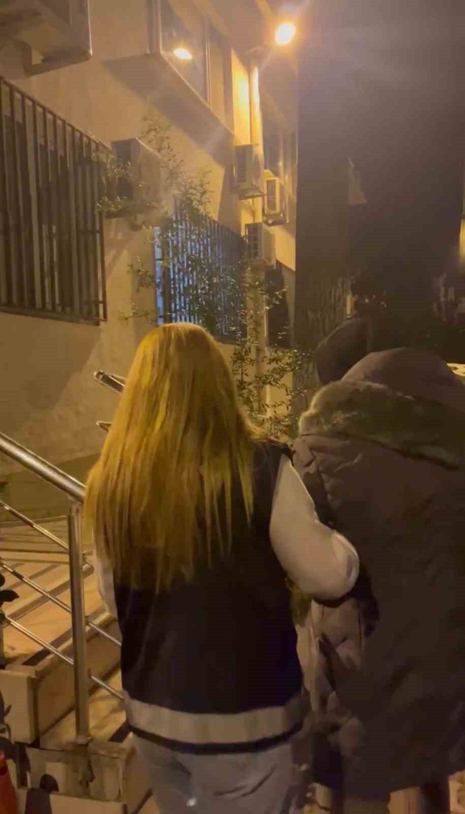 Müşterileri Adına Kredi Çeken Beyaz Eşya Bayisi Kadına Ev Hapsi Verildi