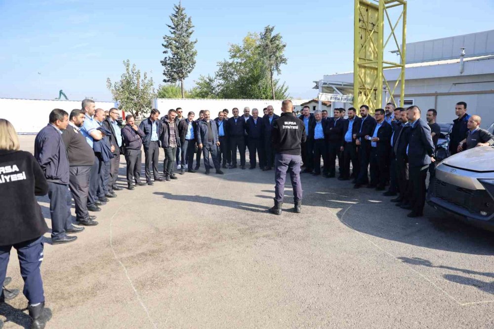 Otobüs Şoförlerine Yangın Söndürme Eğitimi