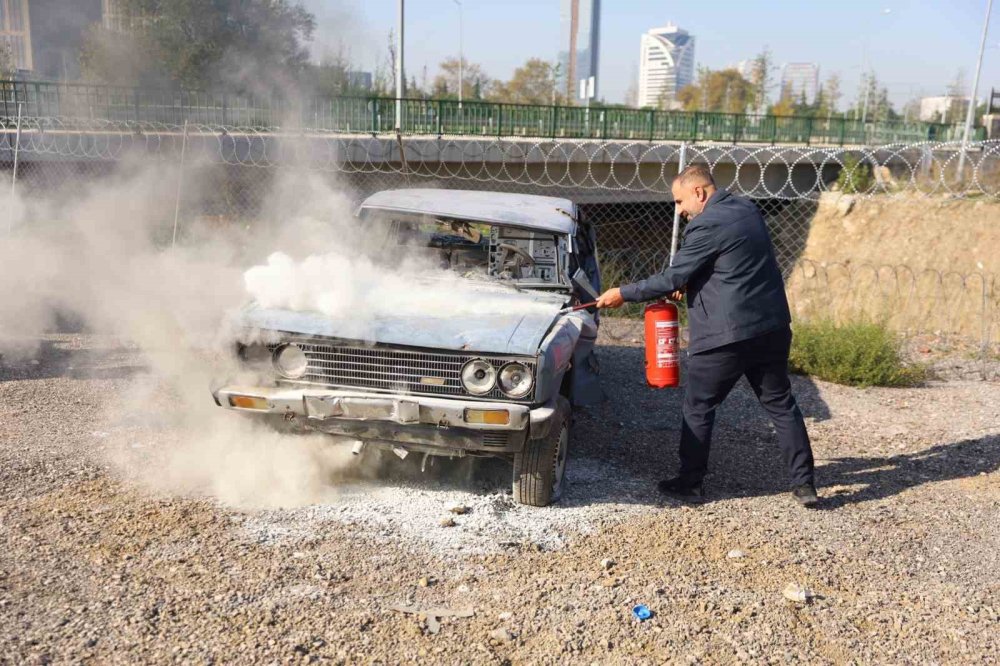 Otobüs Şoförlerine Yangın Söndürme Eğitimi
