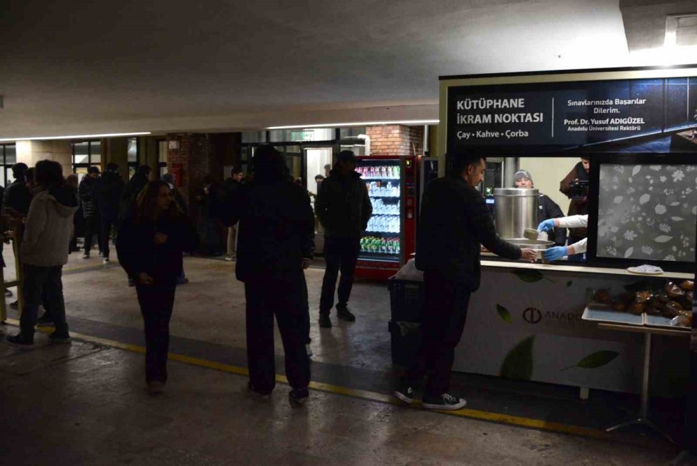 Sınav Haftasında Öğrencilere Sıcak Bir Mola