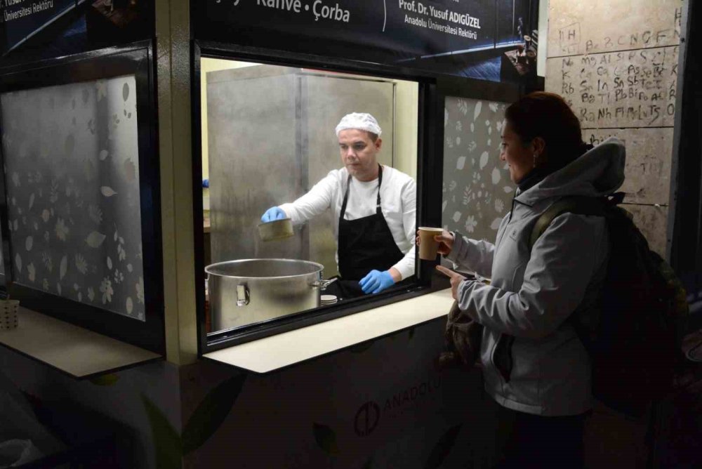 Sınav Haftasında Öğrencilere Sıcak Bir Mola