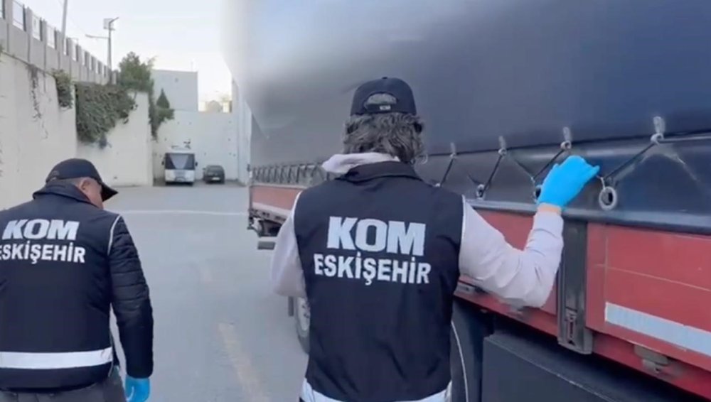 Durdurulan Tır da Piyasa Değeri 7 Milyon TL Olan Sahte Tütün Ürünleri Ele Geçirildi