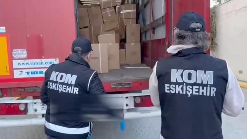 Durdurulan Tır da Piyasa Değeri 7 Milyon TL Olan Sahte Tütün Ürünleri Ele Geçirildi