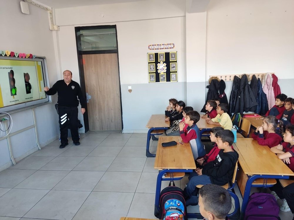 Minik Öğrencilere Suçtan Korunma Yöntemleri Anlatıldı