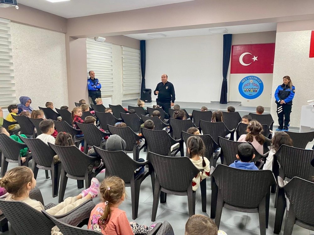 Minik Öğrencilere Suçtan Korunma Yöntemleri Anlatıldı