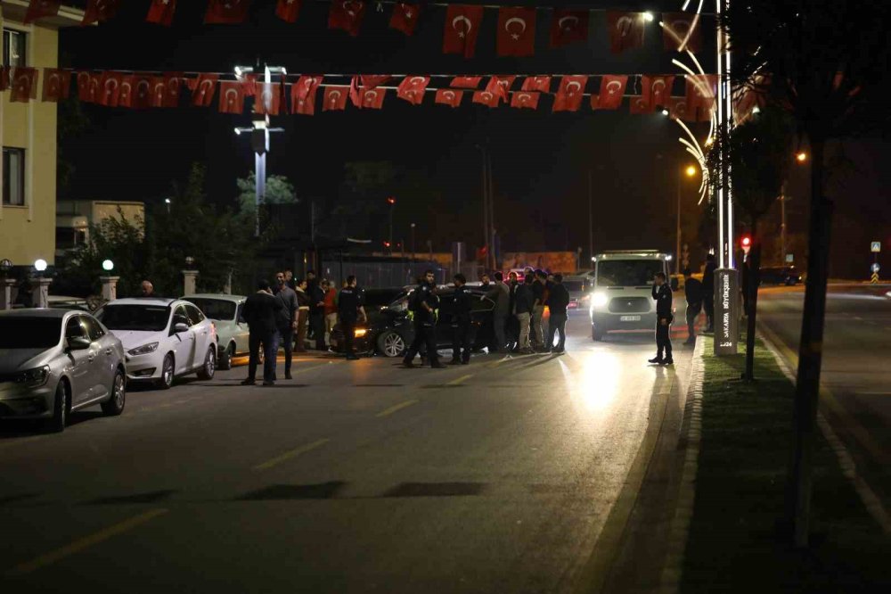 Uyuşturucu Taşıdığından Şüphelenilen Araç, Kilometrelerce Kovalandı