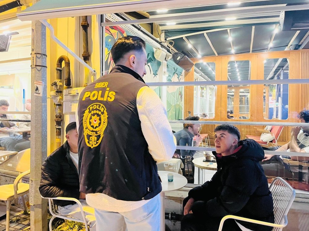 Vatandaşlar Siber Suçlara Karşı Bilgilendirildi