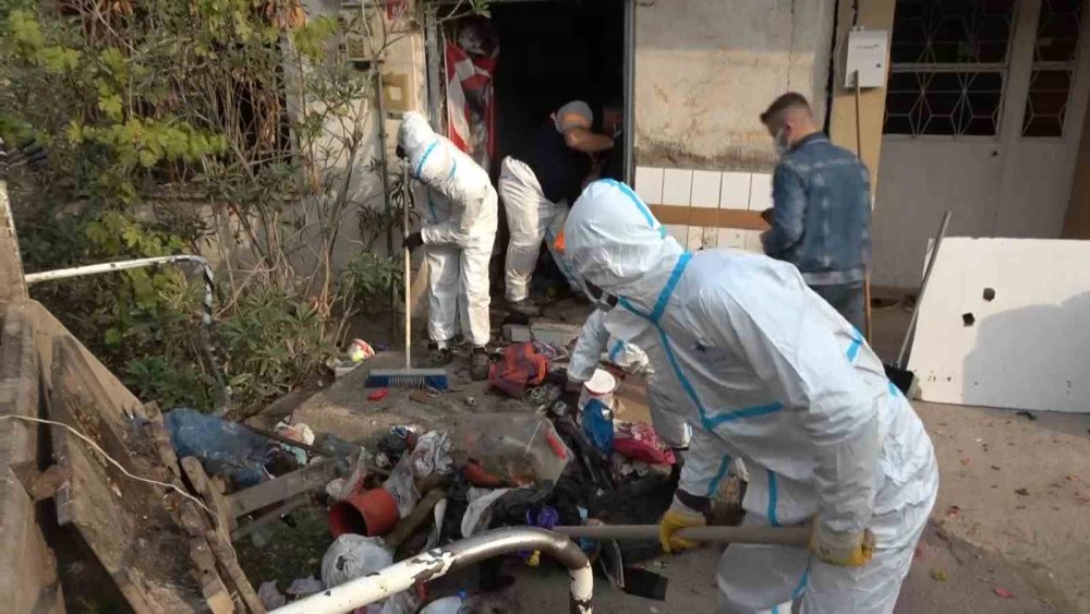 Yalnız Yaşayan Adamın Evinde Korkunç Manzara