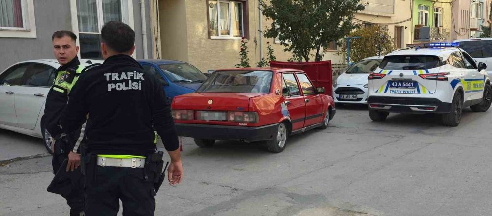 ’Dur’ İhtarına Uymayan Sürücü Aracını Bırakıp Kaçtı