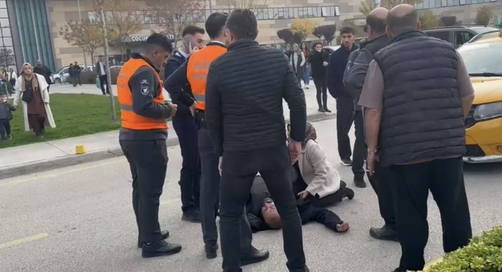 Hastane Önünde Feci Kaza