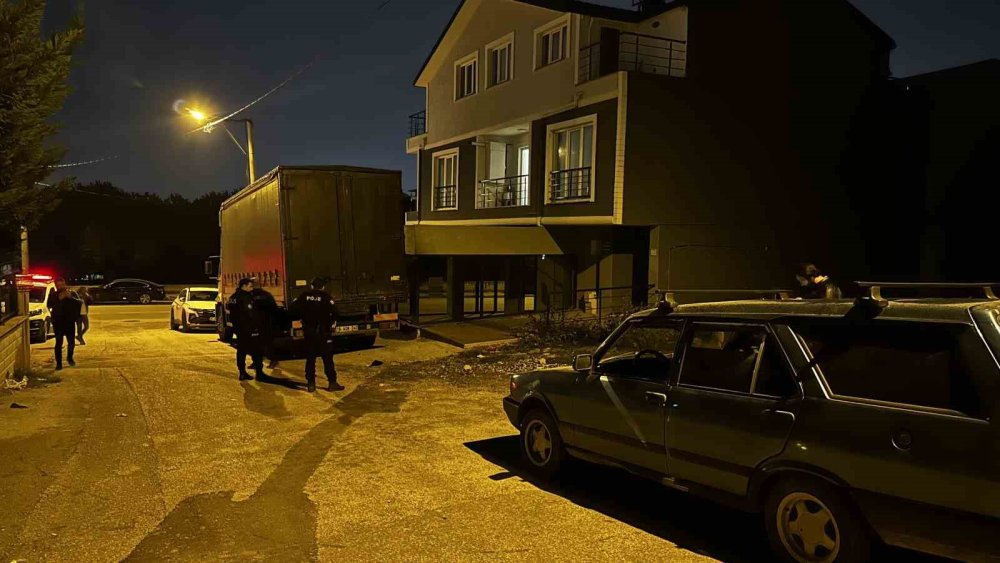 Tartıştığı Komşusunu Silahla Vurarak Ağır Yaraladı