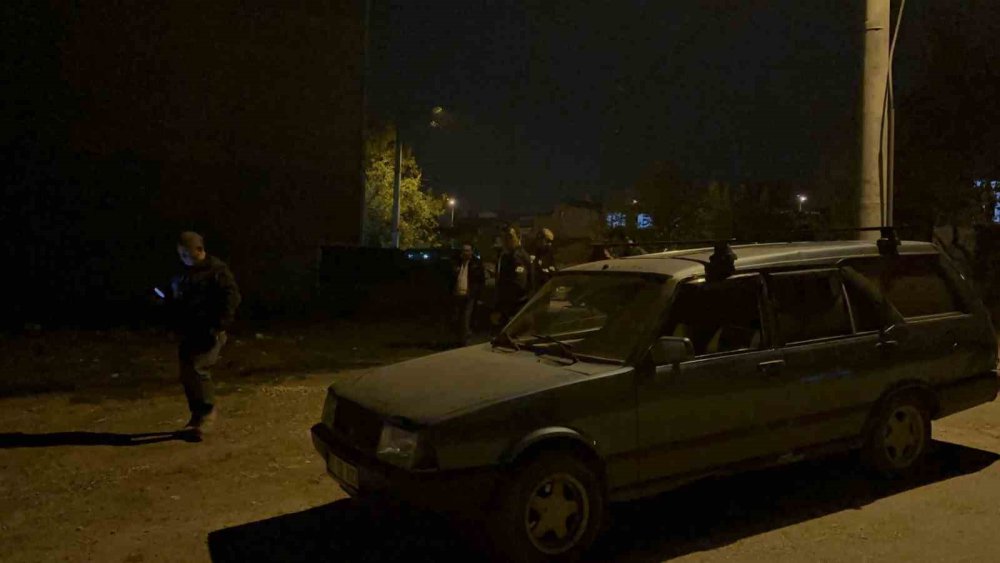 Tartıştığı Komşusunu Silahla Vurarak Ağır Yaraladı