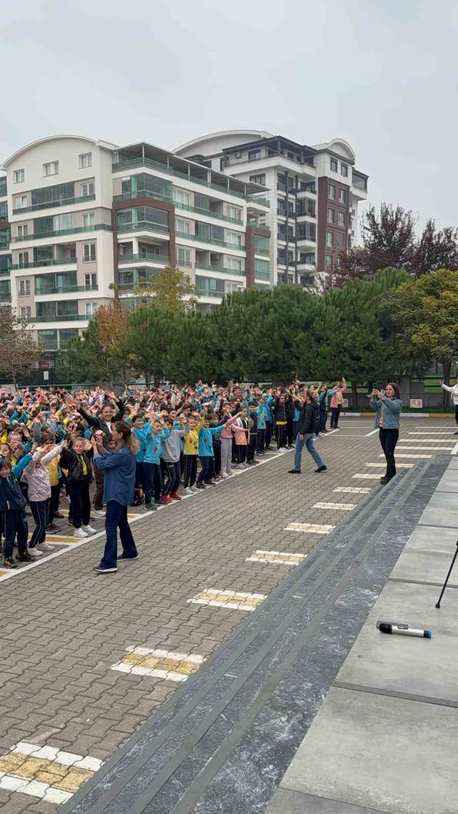 1200 Öğrenci Derse Sporla Başlıyor