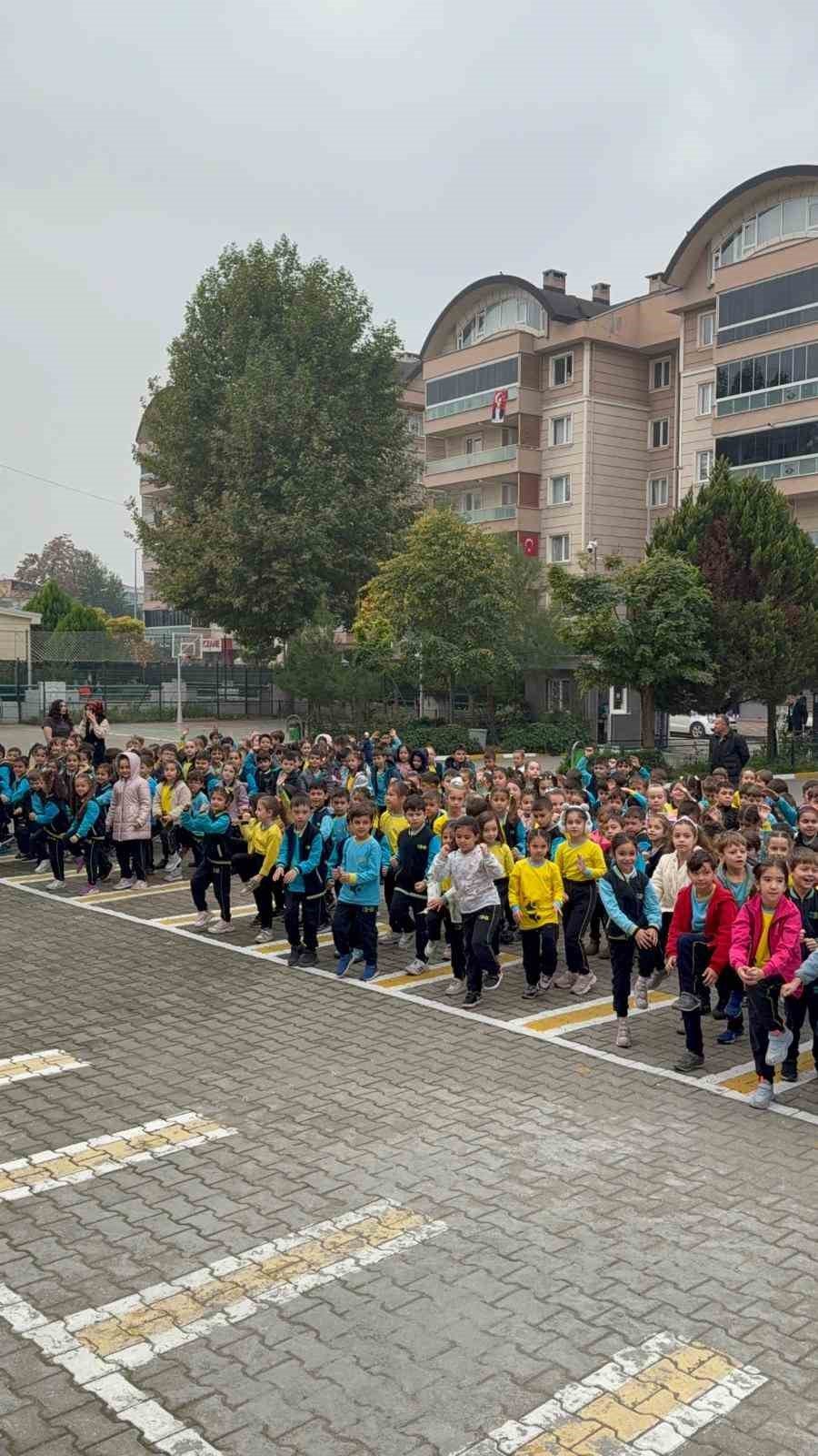 1200 Öğrenci Derse Sporla Başlıyor