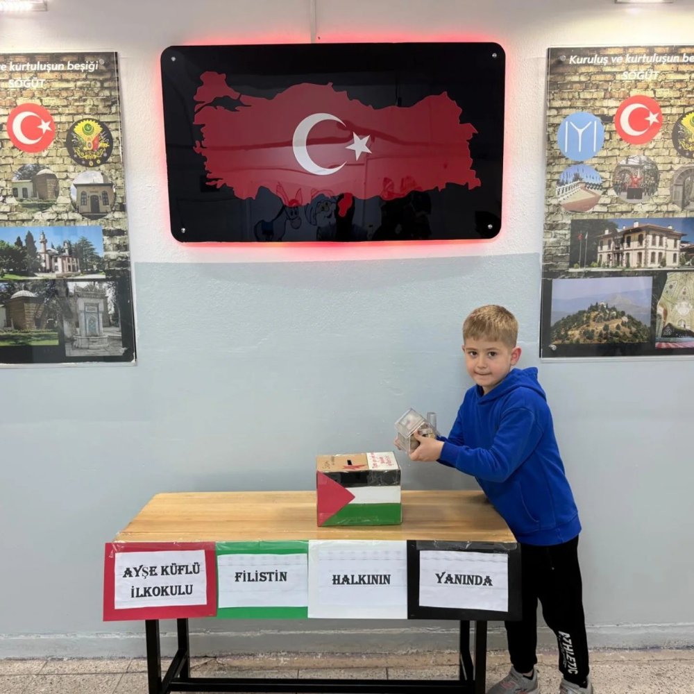 Kendisi Küçük, Kalbi Büyük