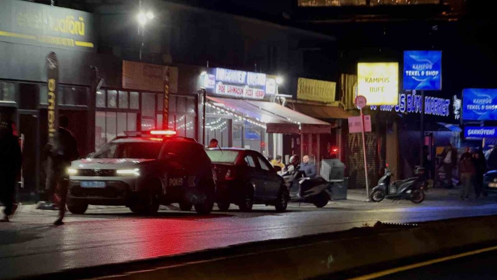 Tekel Bayisine Ateş Açıldı, Yan İşletmedeki Garson Vuruldu