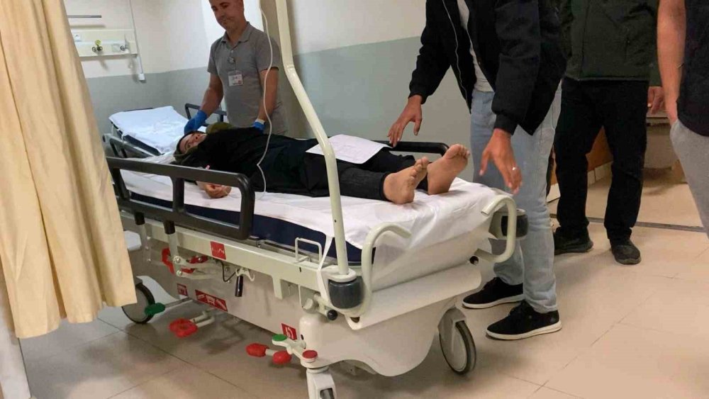 Telefonunu Şarj Takarken, Akıma Kapıldı