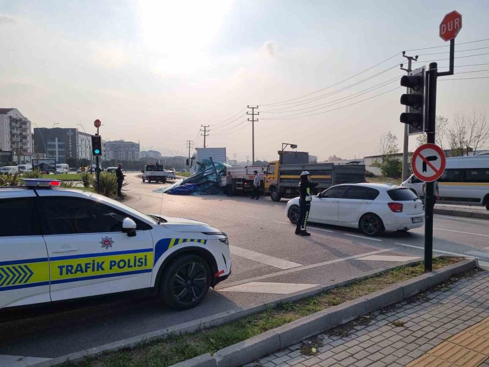 Tonlarca Ağırlıktaki Cam Tuzla Buz Oldu