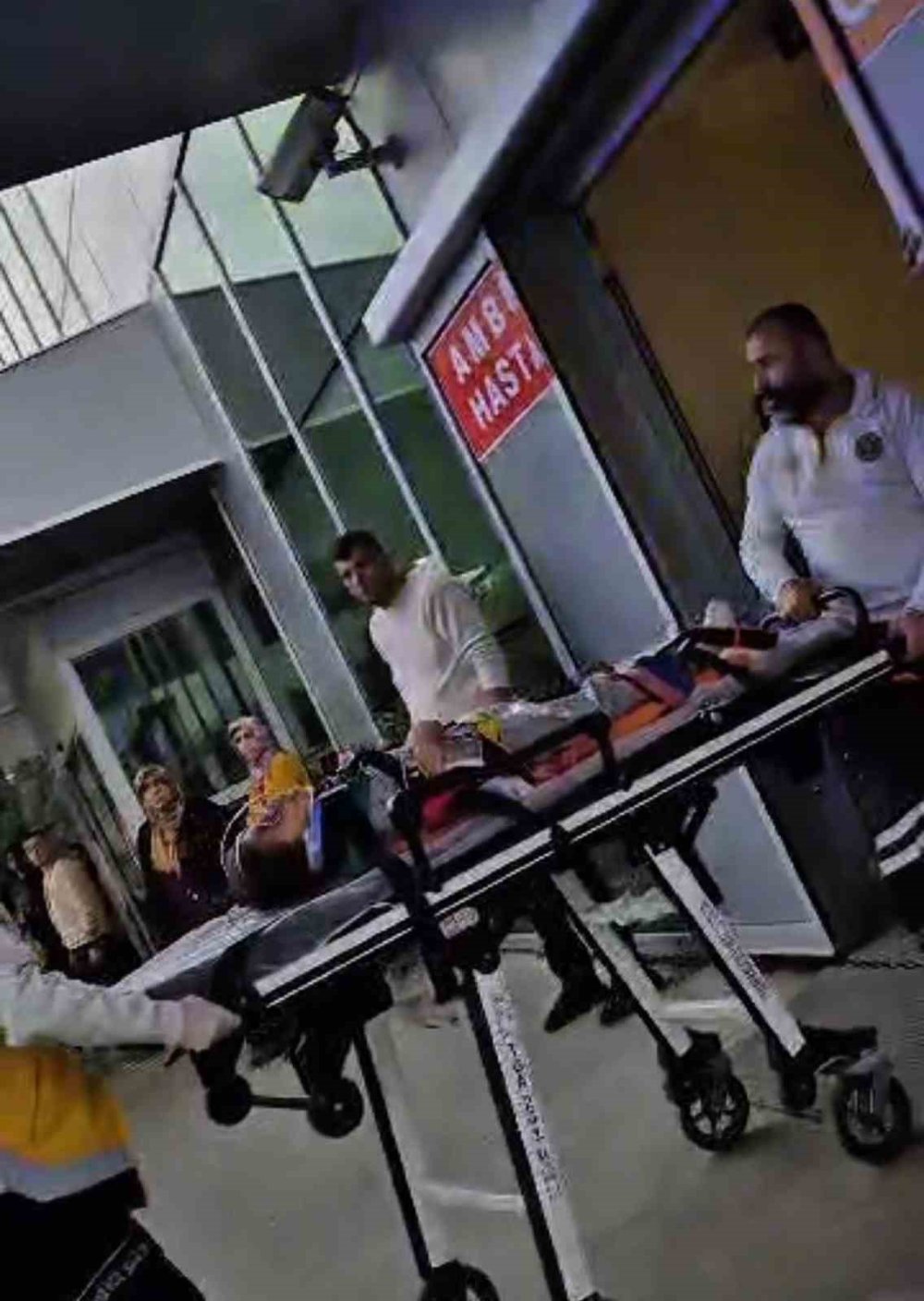 Yürek Sızlatan Kaza: 2 Yaşındaki Çocuk Hayatını Kaybetti, Ablası Ağır Yaralı