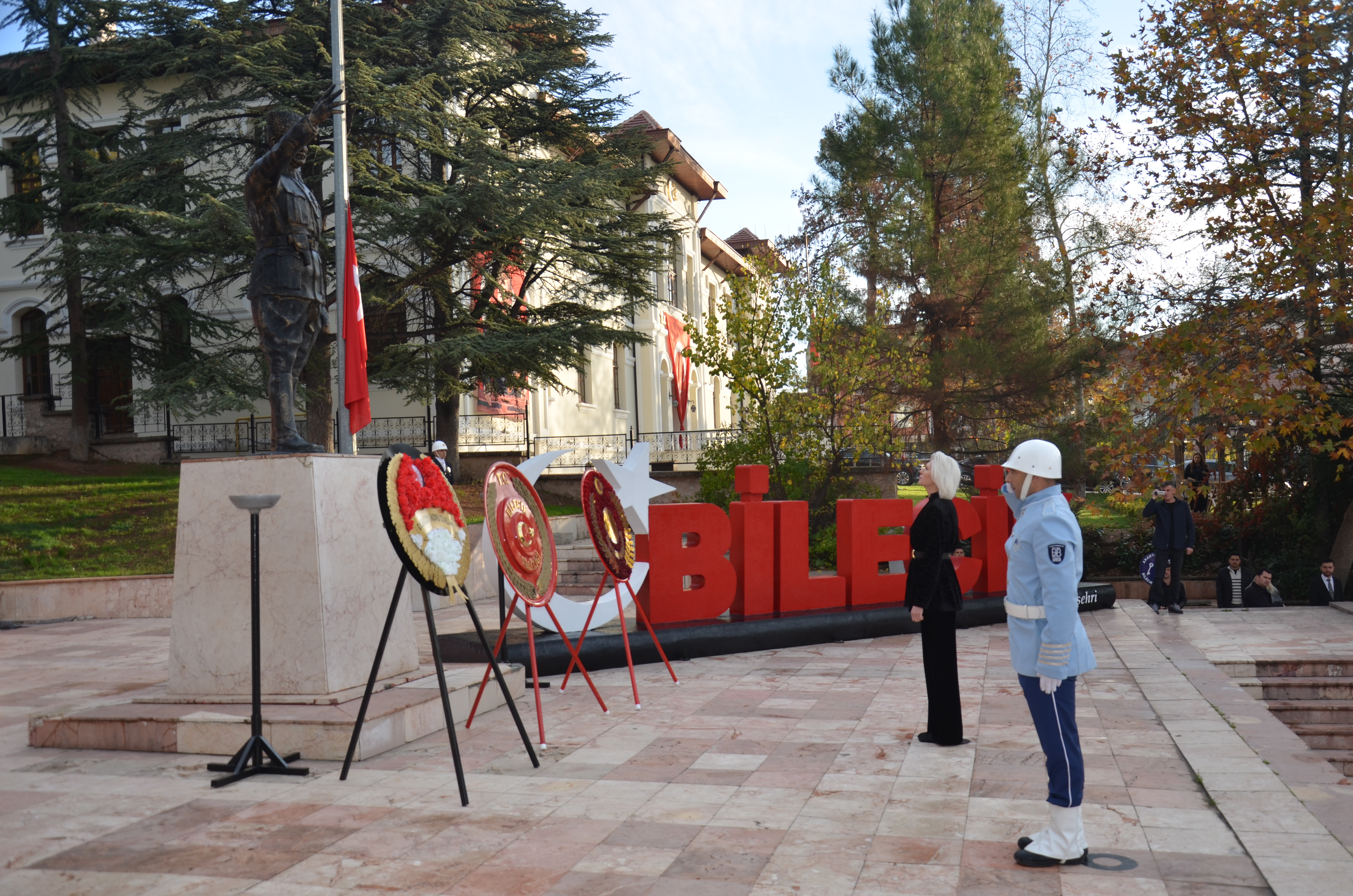 ataturk-saygiyla-anildu-3.jpg