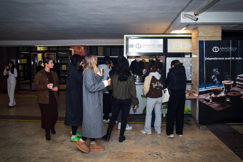 Sınav Haftasında Öğrencilere Çay, Kahve Ve Çorba İkramı