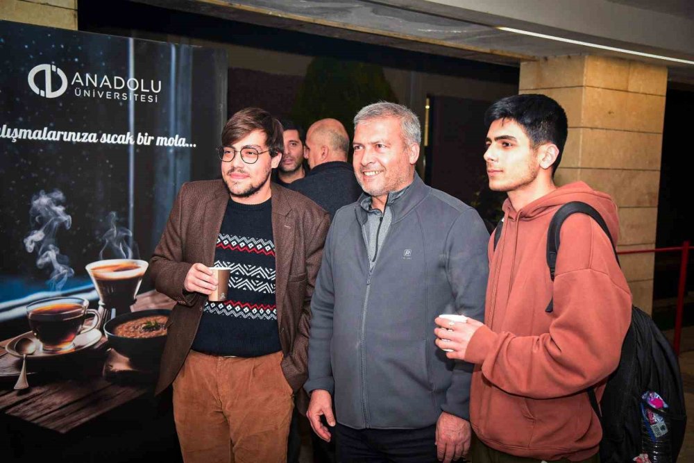 Sınav Haftasında Öğrencilere Çay, Kahve Ve Çorba İkramı